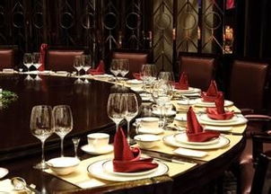 打破常規(guī)用餐體驗 餐飲服務(wù)中個性化歌舞活動的完美融合之道